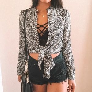 🌸Zara Button Down Blouse